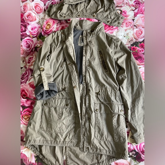 - Levi's Women's Cotton Hooded Anorak Jacket - Picture 10 of 14